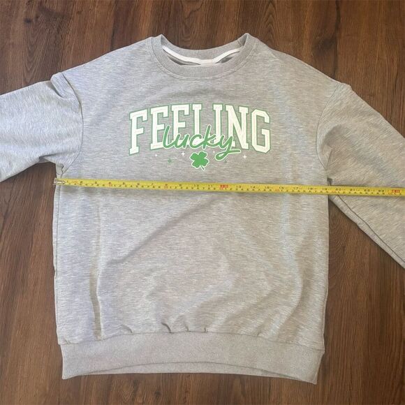 Amazon Women's Gray Crewneck Sweatshirt Small St. Patrick's Day Embroidered - Picture 8 of 8
